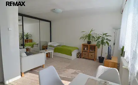 Pronájem bytu 1+kk 37 m²
