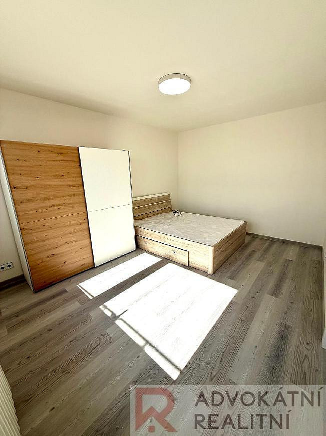 Pronájem bytu 2+kk 36 m² – fotografie 5