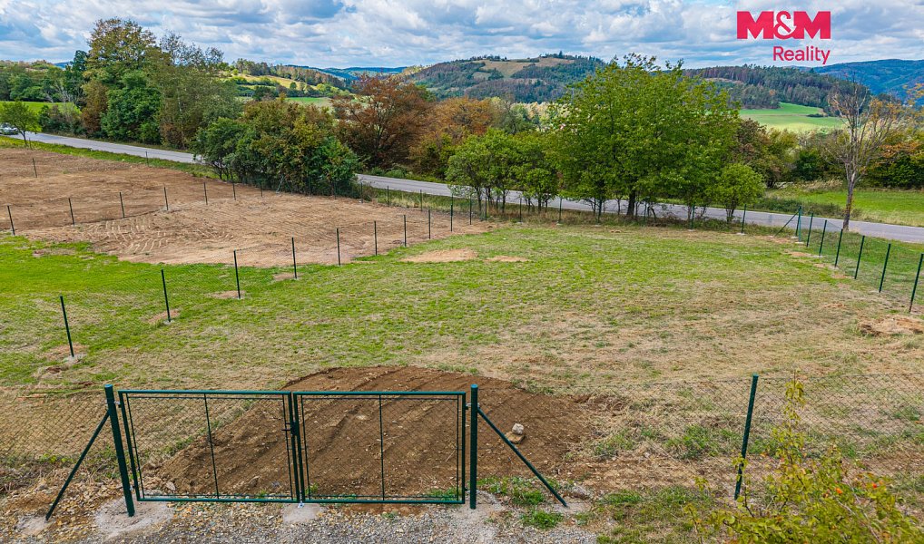 Pronájem stavebního pozemku 770 m², Milešov – náhled fotky 3