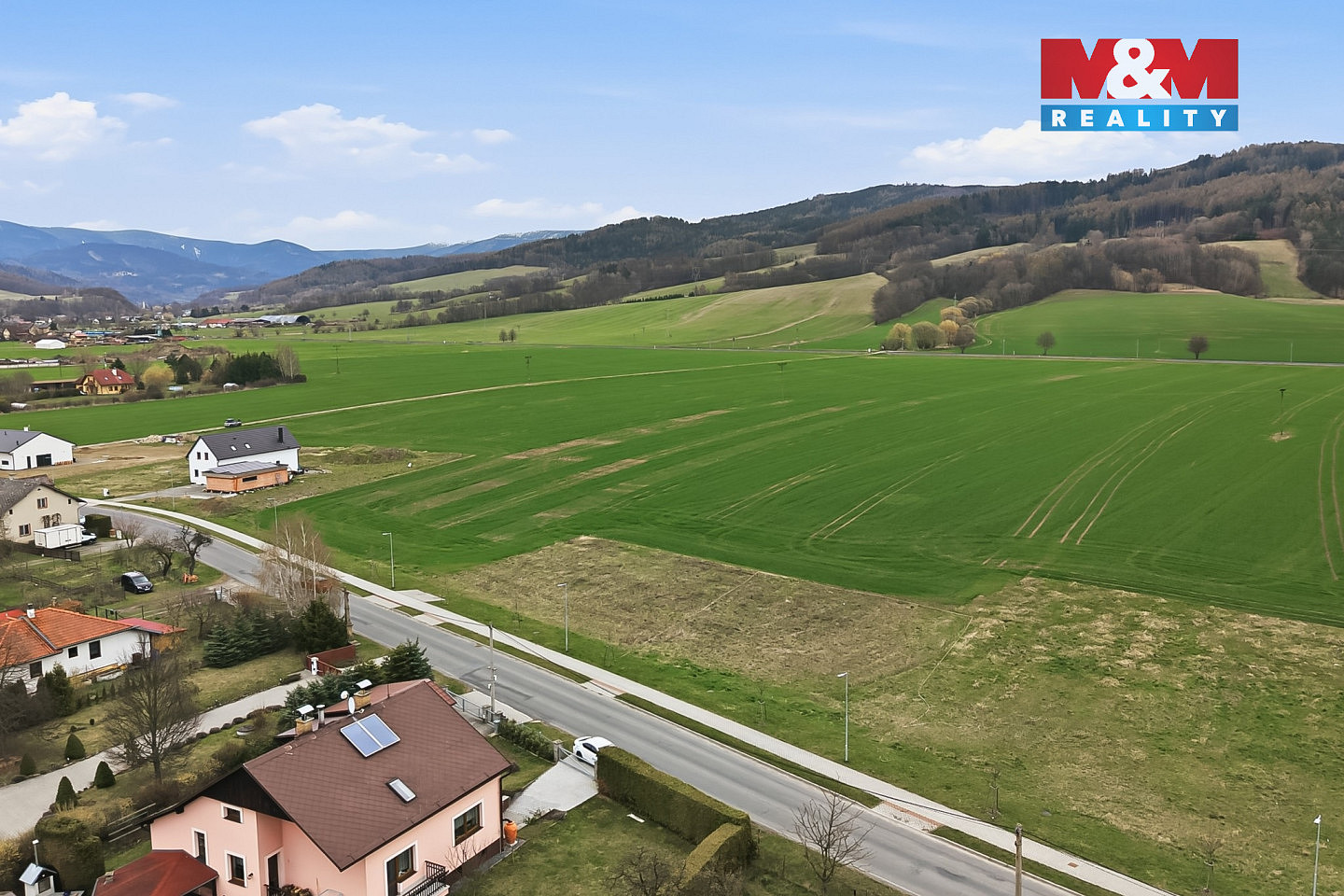 Prodej stavebního pozemku 1 779 m² – další