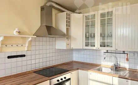 Pronájem bytu 3+1 68 m², Frýdlantská, Praha 8 - Kobylisy