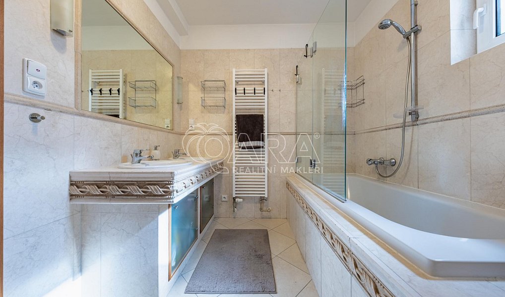 Pronájem bytu 4+1 117 m², Praha – náhled fotky 12