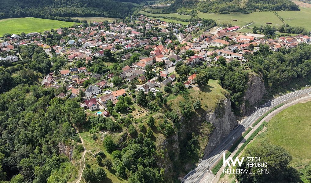 Prodej domu 134 m² s pozemkem 712 m², Tetín – náhled fotky 43