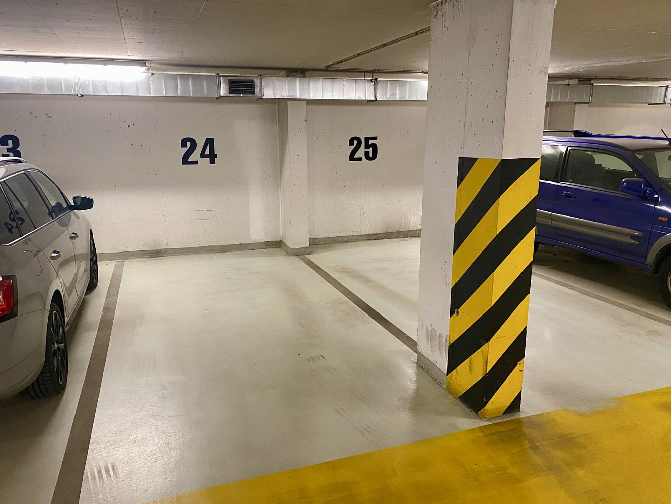 Pronájem garážového stání, 12 m2, ul. slavníkova 2386/11, praha 6 - břevnov