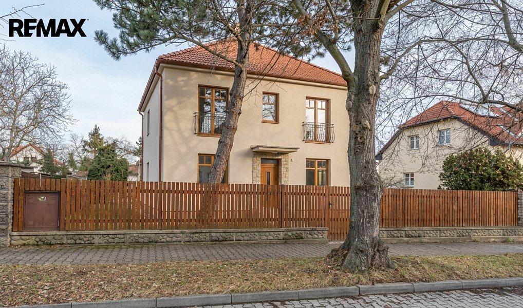 Prodej domu 235 m² s pozemkem 1 359 m², Praha – náhled fotky 3