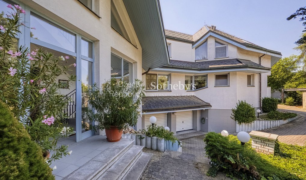 Prodej domu 609 m² s pozemkem 2 267 m², Vestec – náhled fotky 20