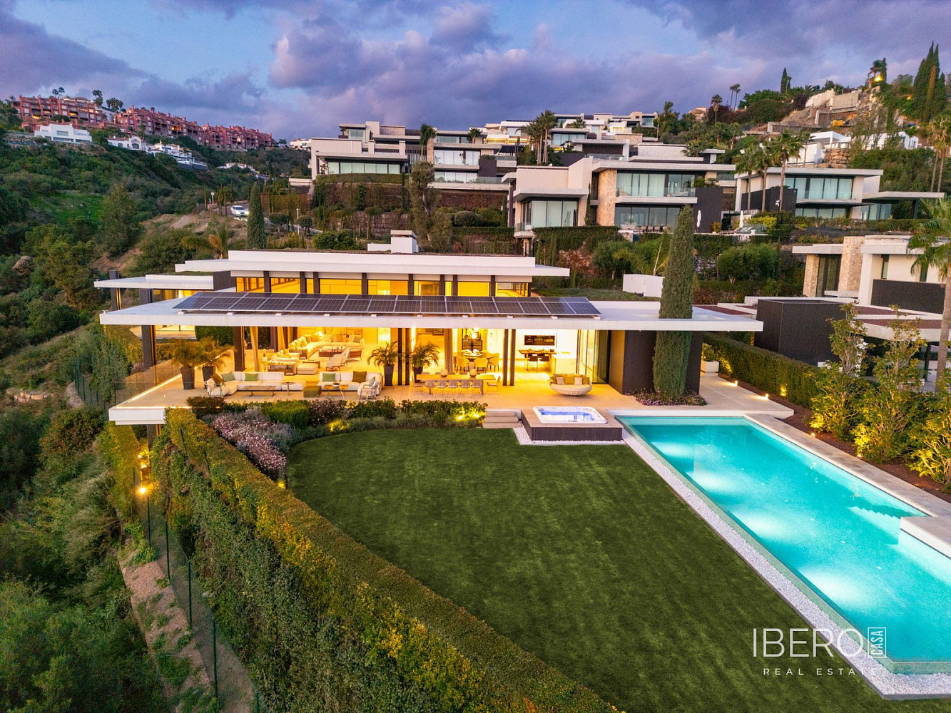 Prodej domu 738 m² s pozemkem 1 785 m²