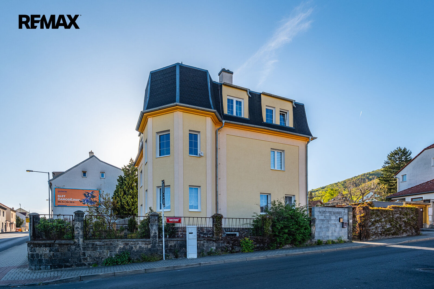 Prodej nájemního domu, činžáku 260 m² – fotografie 2