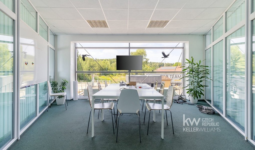 Pronájem výrobních prostor 700 m², Jihlava – náhled fotky 2