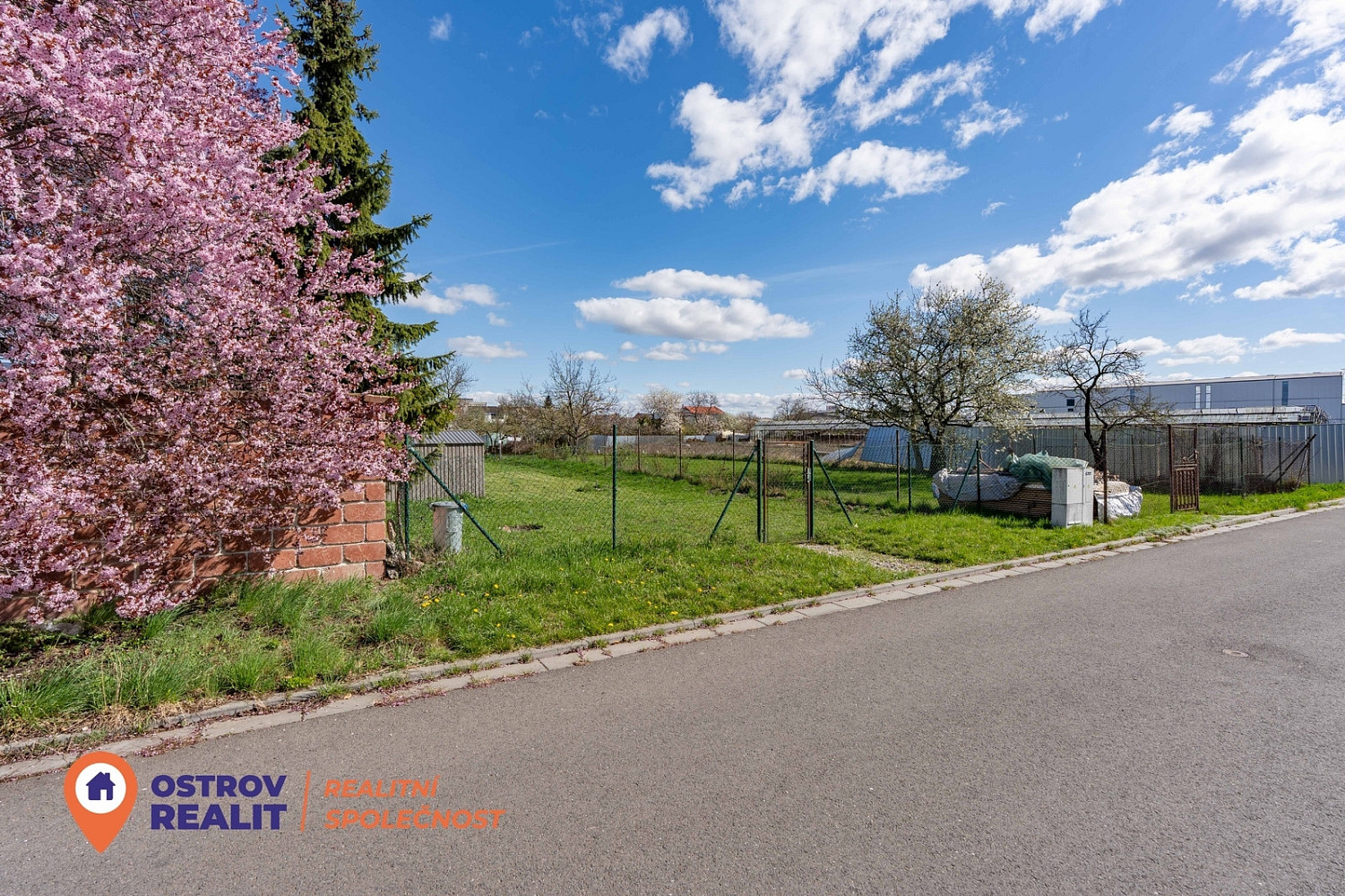 Prodej stavebního pozemku 750 m² – pohled 4
