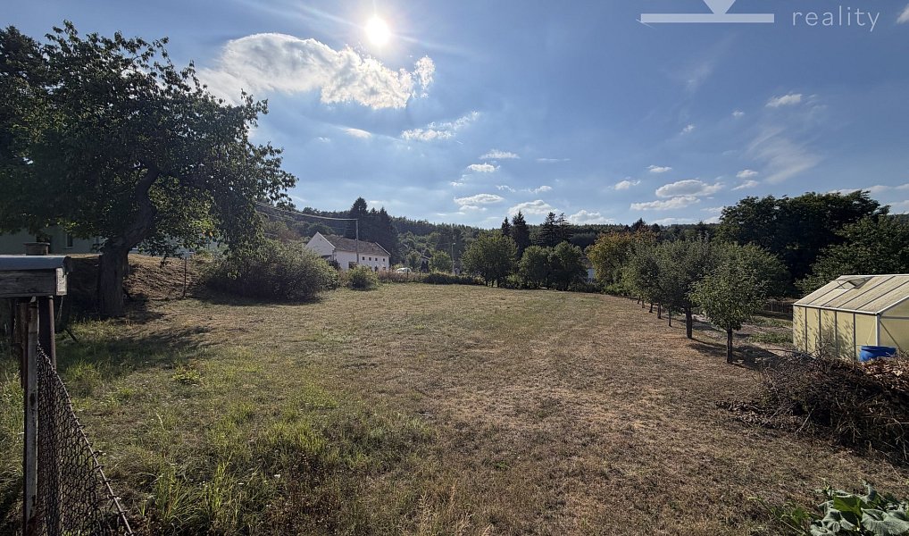 Prodej stavebního pozemku 931 m², Podivice – náhled fotky 2