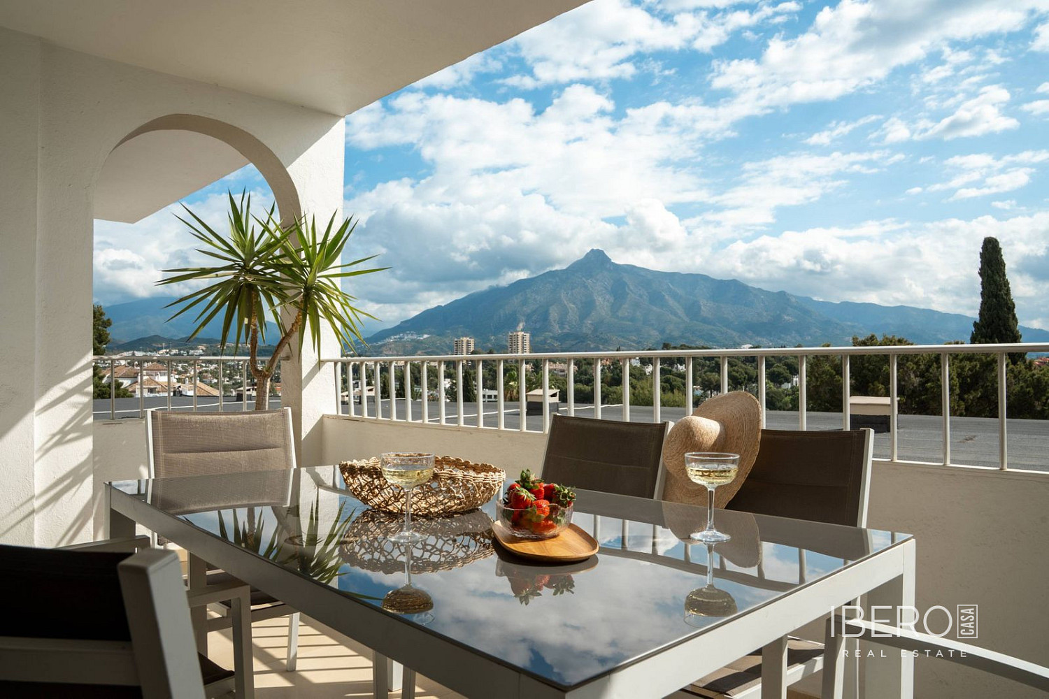 Piso 5+kk – Marbella, Nueva Andalucía - Vista 2