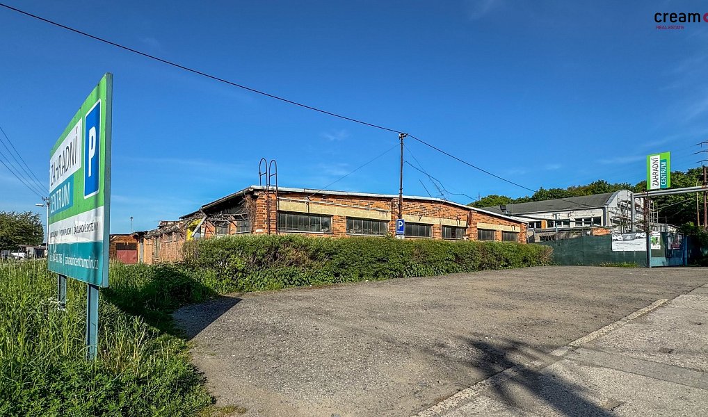 Pronájem komerčního pozemku 122 m², Zlín – náhled fotky 2