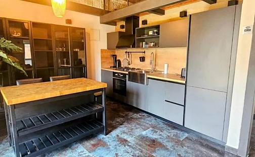 Prodej domu 190 m² s pozemkem 99 m², Kaštel Stari, Střední Dalmácie, Chorvatsko