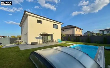 Prodej domu 220 m² s pozemkem 726 m², Polerady, okres Praha-východ