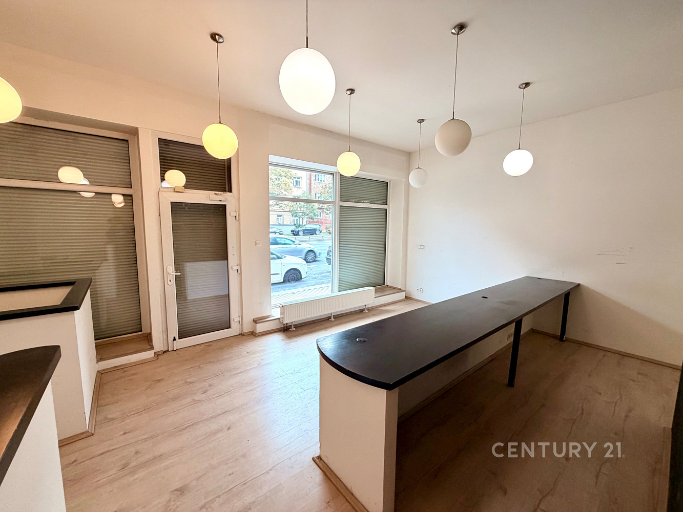 Pronájem skladovacích prostor 295 m²
