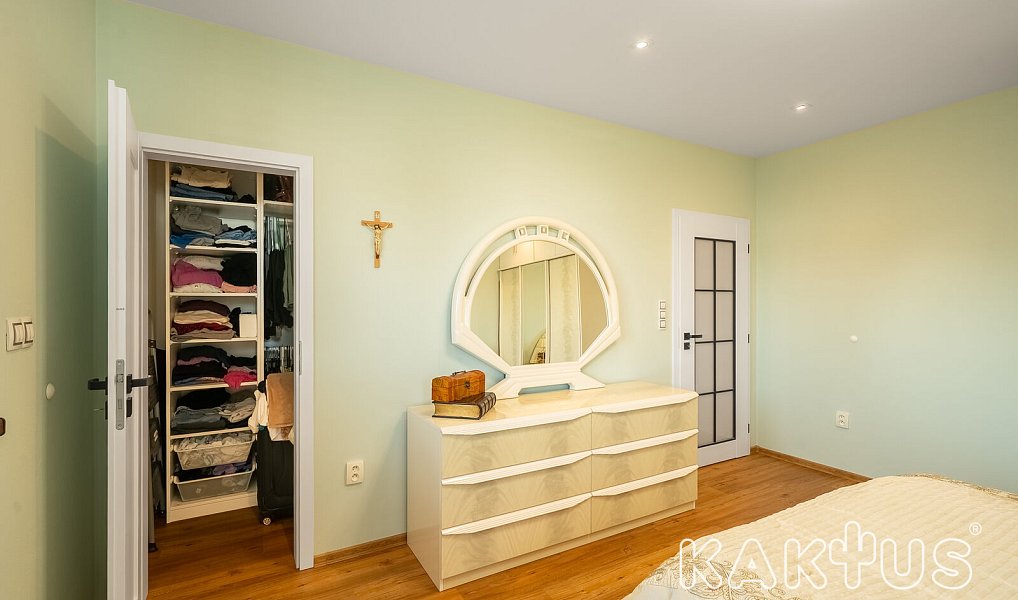 Prodej domu 217 m² s pozemkem 916 m², Tichá – náhled fotky 26