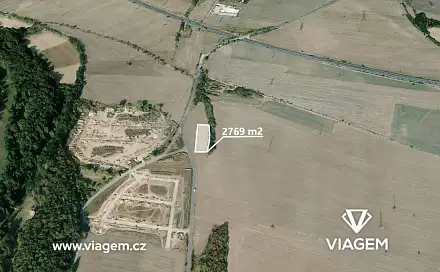 Prodej pole 2 769 m², Veltrusy, okres Mělník