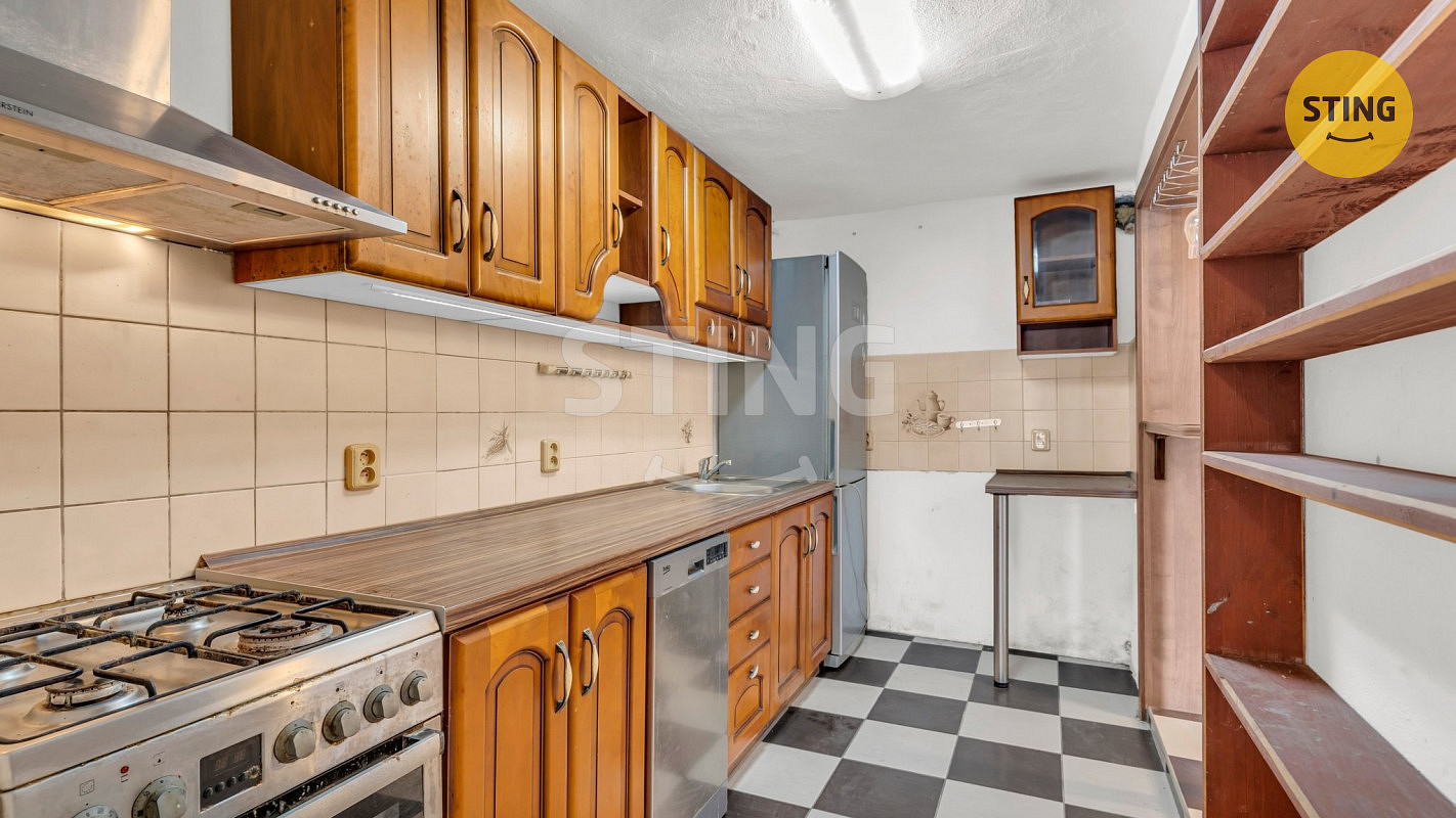 Prodej domu 135 m² s pozemkem 914 m² – fotografie 2