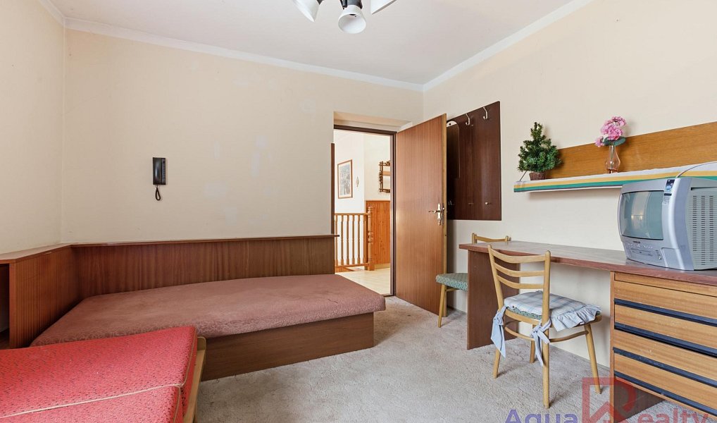 Prodej domu 290 m² s pozemkem 1 076 m², Karlovy Vary – náhled fotky 18