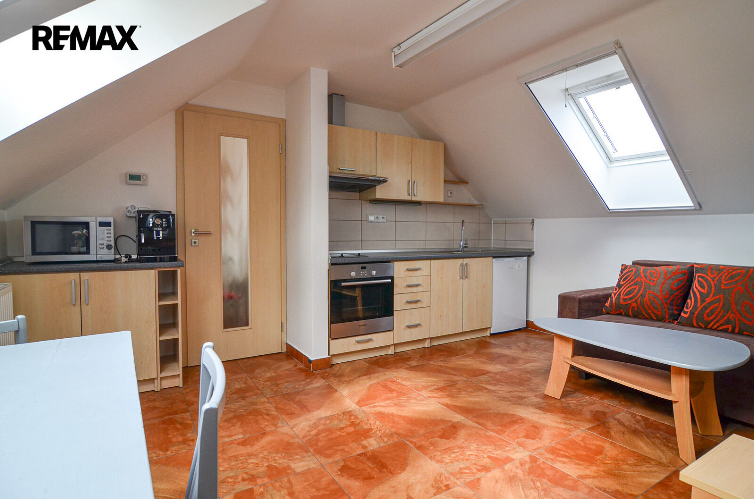 Prodej domu 192 m² s pozemkem 320 m² – fotografie 2