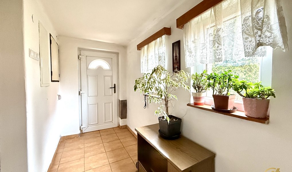 Prodej domu 188 m² s pozemkem 1 077 m², Cerhenice – náhled fotky 4