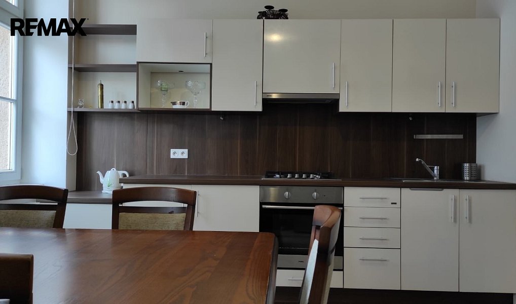 Prodej bytu 3+1 85 m², Karlovy Vary – náhled fotky 2