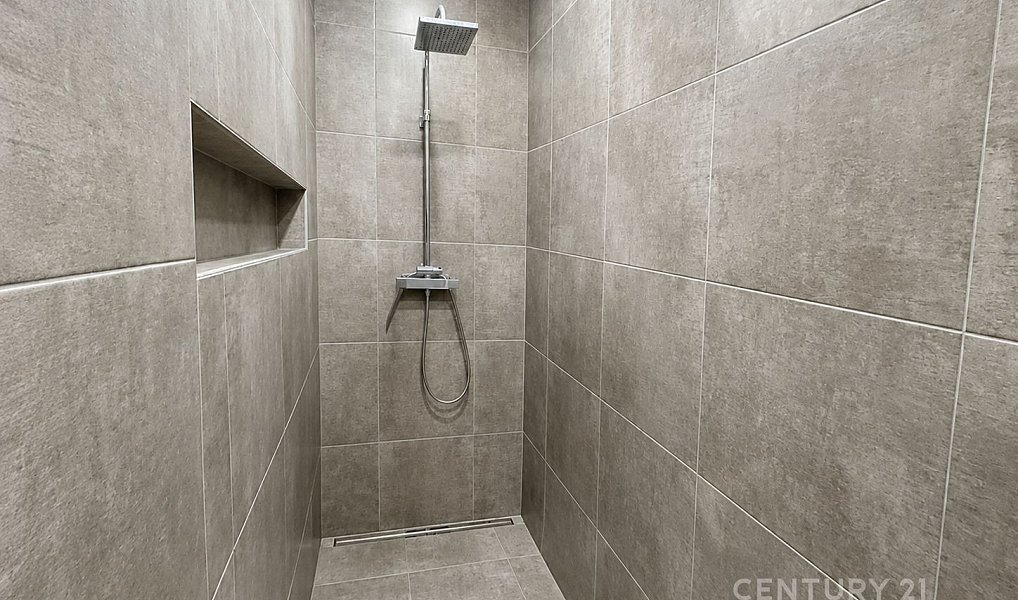 Prodej domu 260 m² s pozemkem 906 m², Hajany – náhled fotky 18