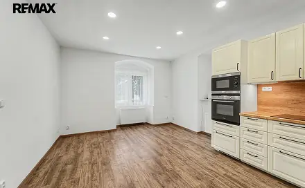 Prodej bytu 3+kk 61 m², Dobročovice, okres Praha-východ