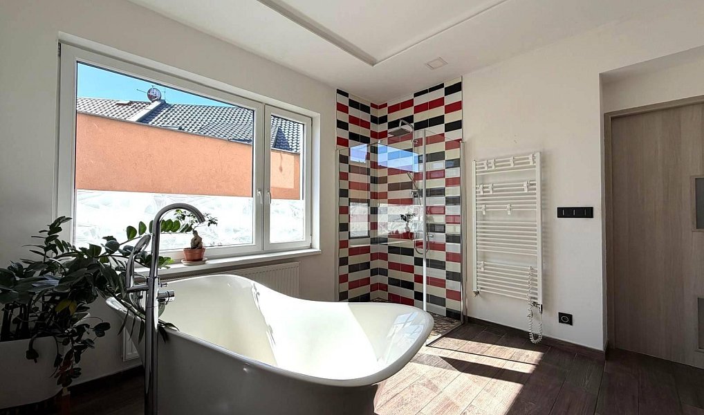 Prodej domu 230 m² s pozemkem 527 m², Jirkov – náhled fotky 8