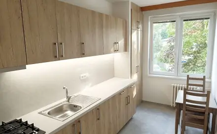 Pronájem bytu 3+1 80 m², Pod Strání, Hradec Králové - Třebeš
