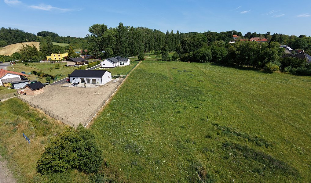 Prodej stavebního pozemku 2 612 m², Domousnice – náhled fotky 5