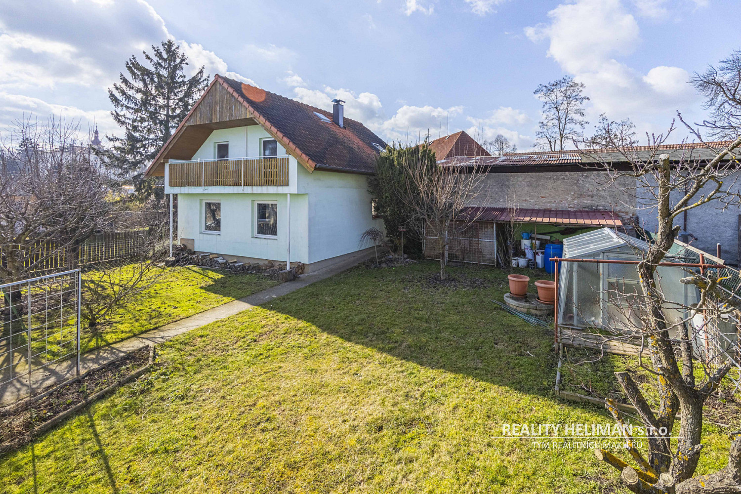 Prodej domu 393 m² s pozemkem 775 m² — photo 2