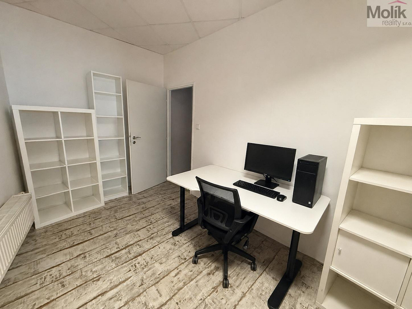 Pronájem kanceláře 59 m² – fotografie 3