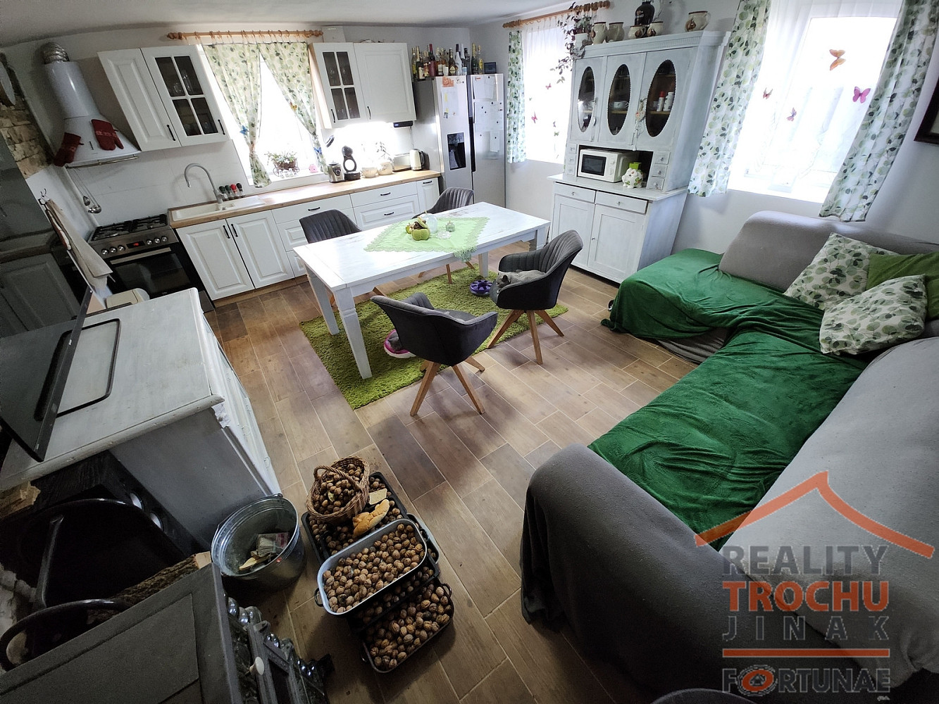 Prodej domu 160 m² s pozemkem 6 200 m² — photo 2