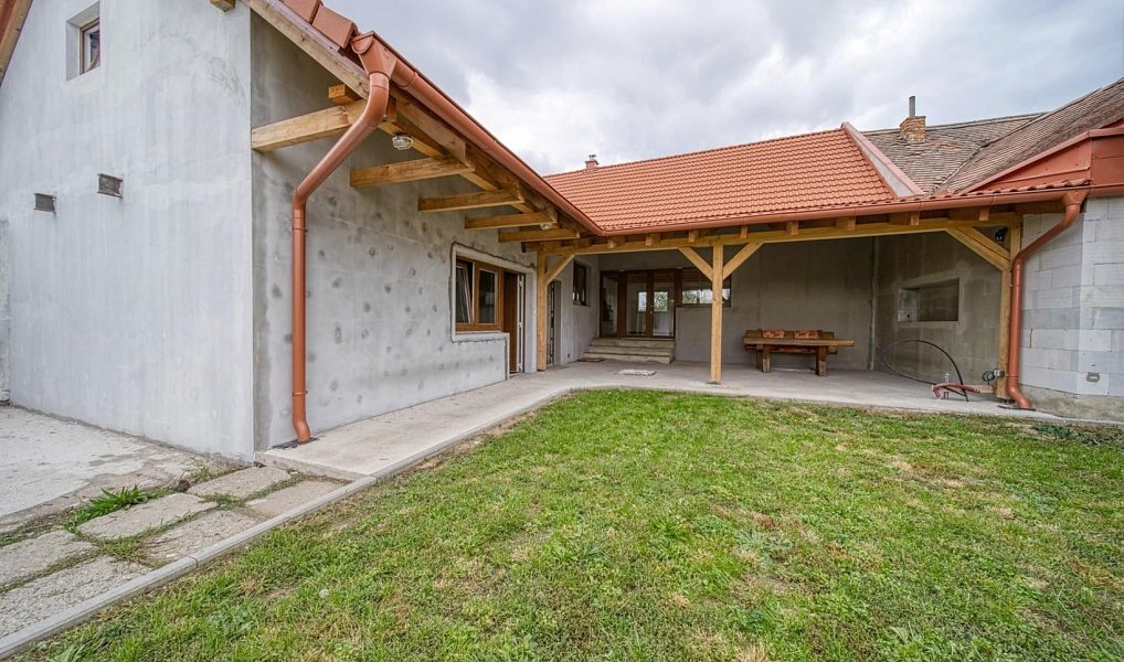 Prodej domu 162 m² s pozemkem 605 m², Hevlín – náhled fotky 24