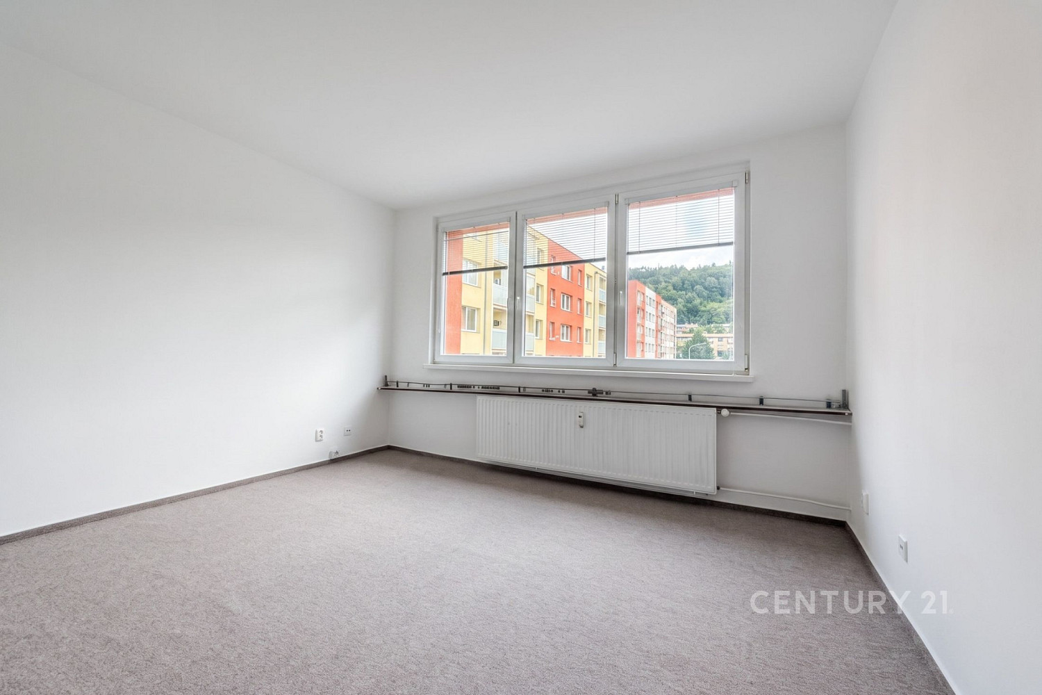 Pronájem bytu 3+1 61 m² – fotografie 3