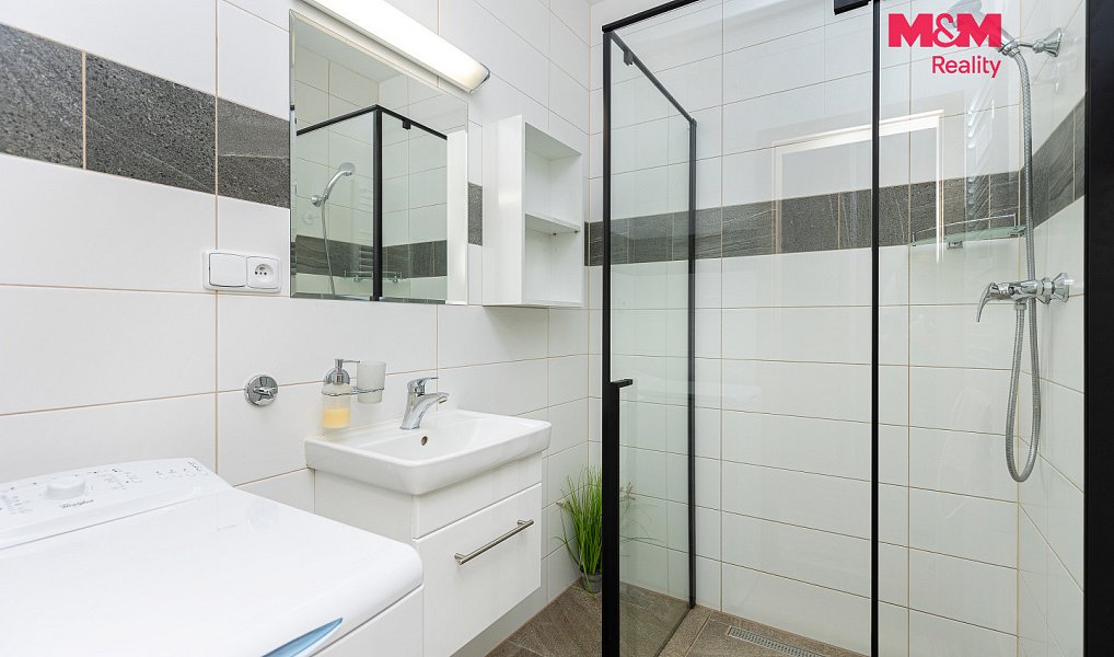 Prodej domu 122 m² s pozemkem 328 m², Dříteč – náhled fotky 14