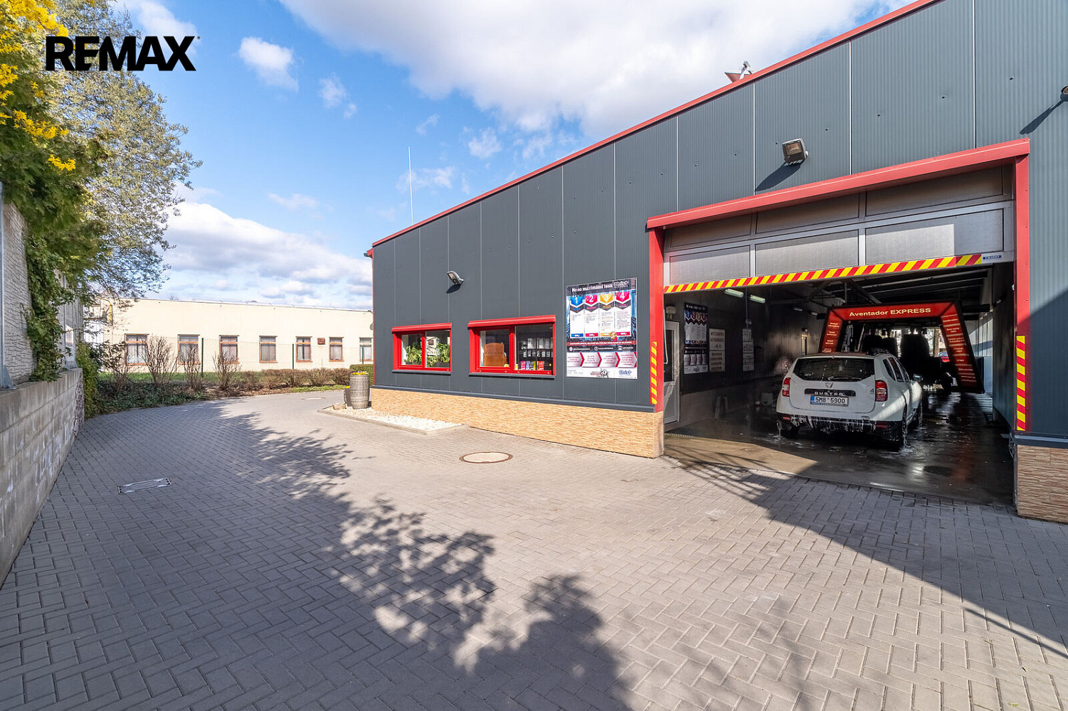 Prodej komerčního objektu (jiného typu) 297 m² – fotografie 4