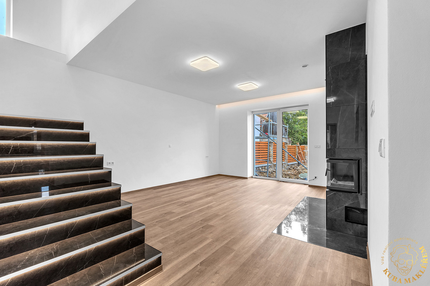 Prodej domu 219 m² s pozemkem 367 m² – fotografie 2