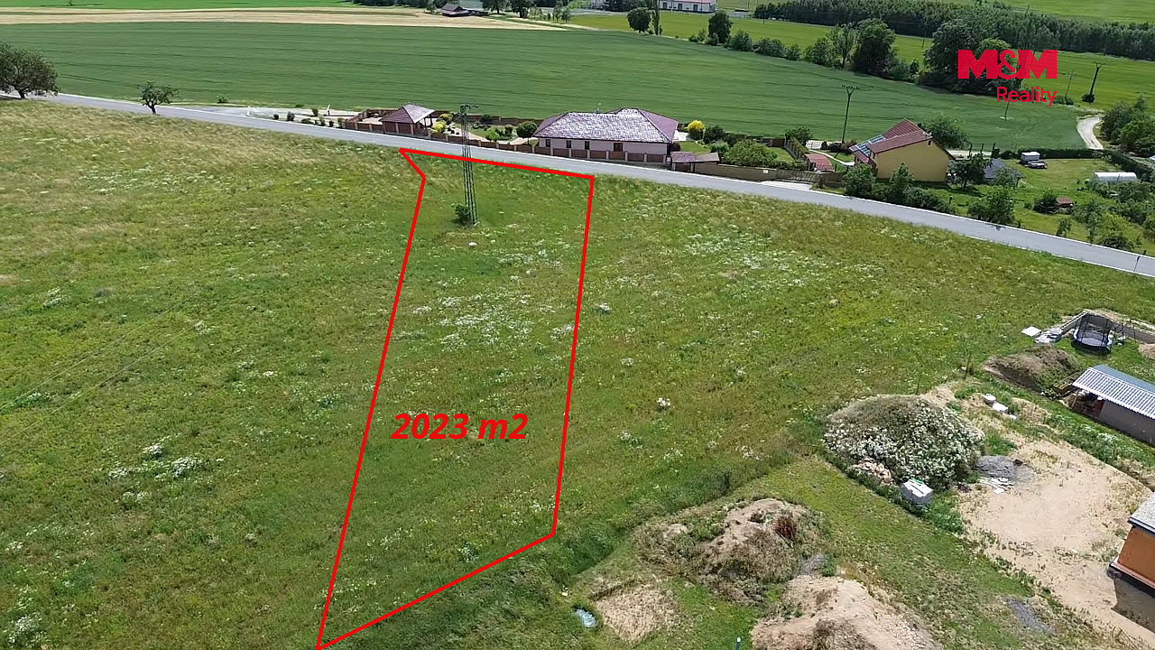 Prodej stavebního pozemku 2 023 m² — photo 2