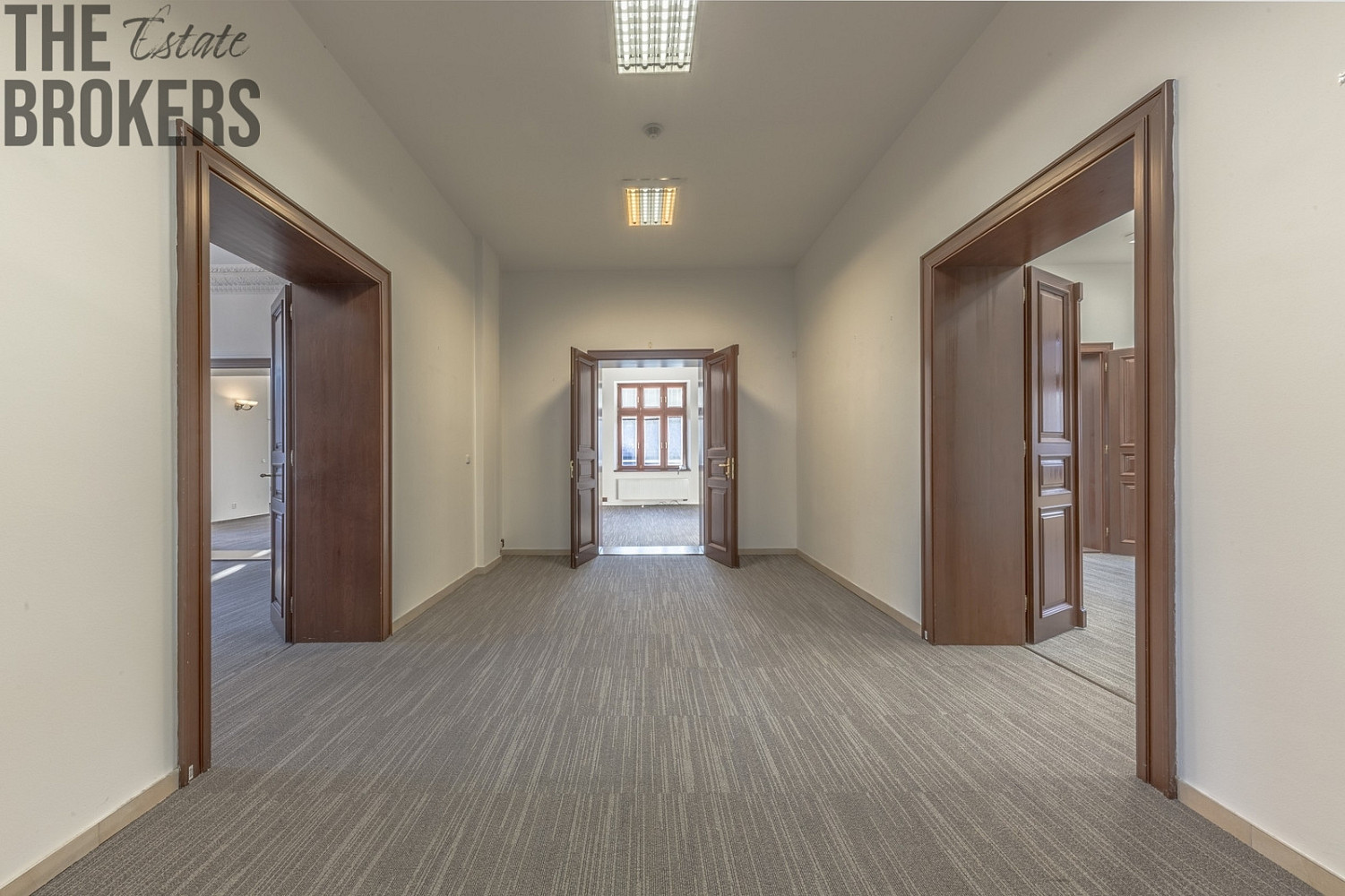 Pronájem kanceláře 230 m² – fotografie 3