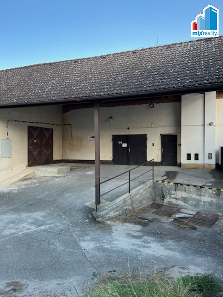 Pronájem skladovacích prostor 156 m²