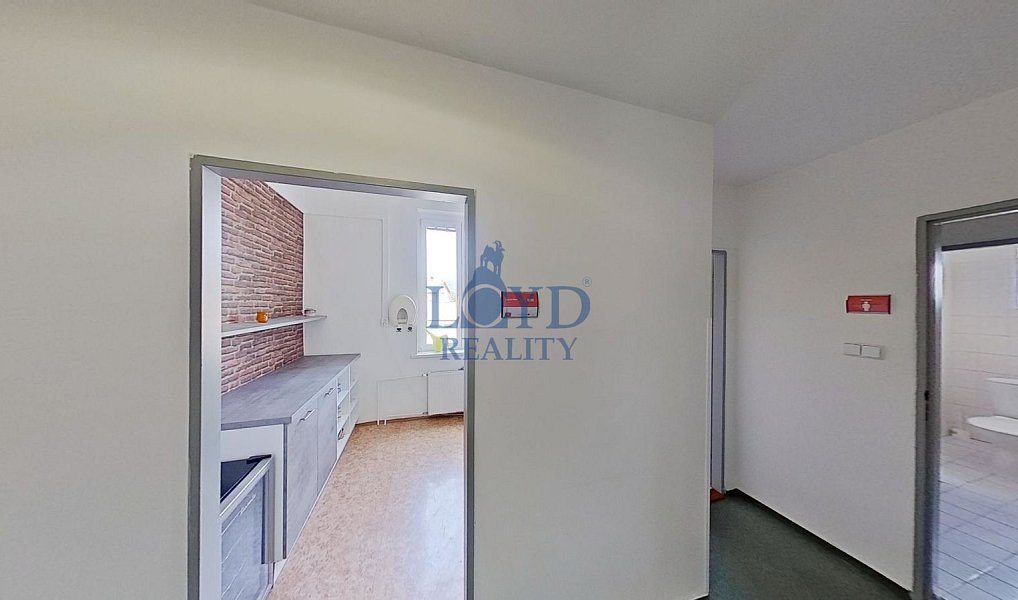 Pronájem kanceláře 30 m², Karlovy Vary – náhled fotky 35