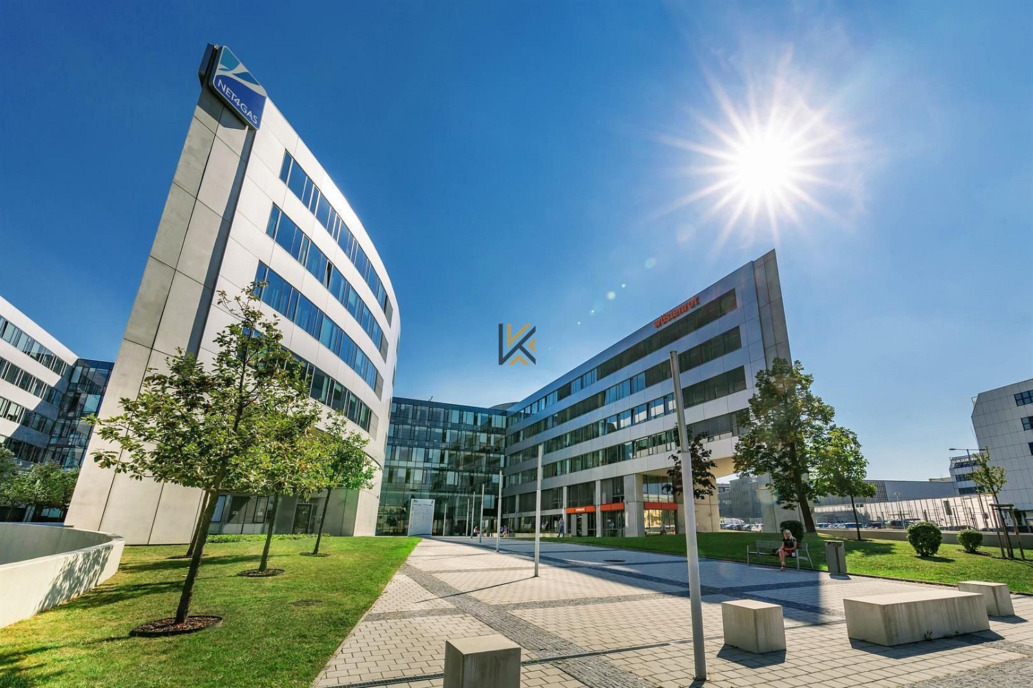Pronájem kanceláře 343 m² – fotografie 2