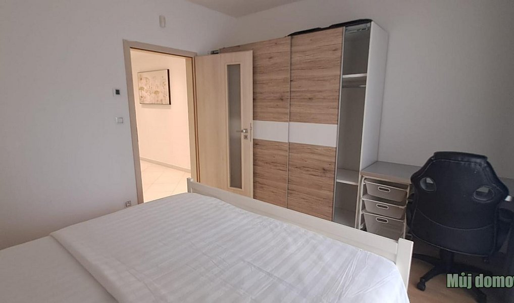 Pronájem bytu 2+1 79 m², Praha – náhled fotky 17