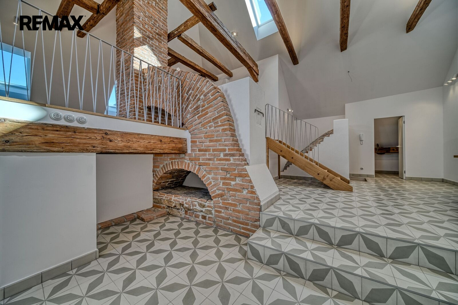 Pronájem bytu atypického 123 m² – fotografie 4