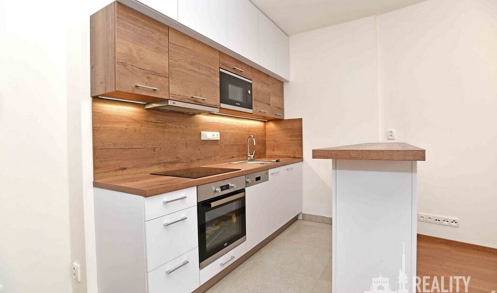 Pronájem bytu 1+kk 30 m², Praha – náhled fotky 3