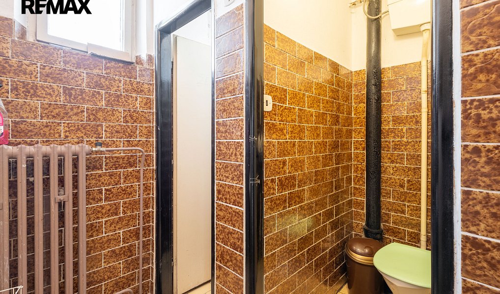 Prodej výrobních prostor 1 115 m², Nové Hrady – náhled fotky 40