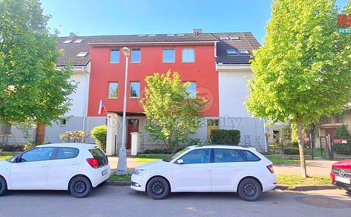 Prodej bytu 1+kk 30 m², Na Hrázce, Hradec Králové - Nový Hradec Králové